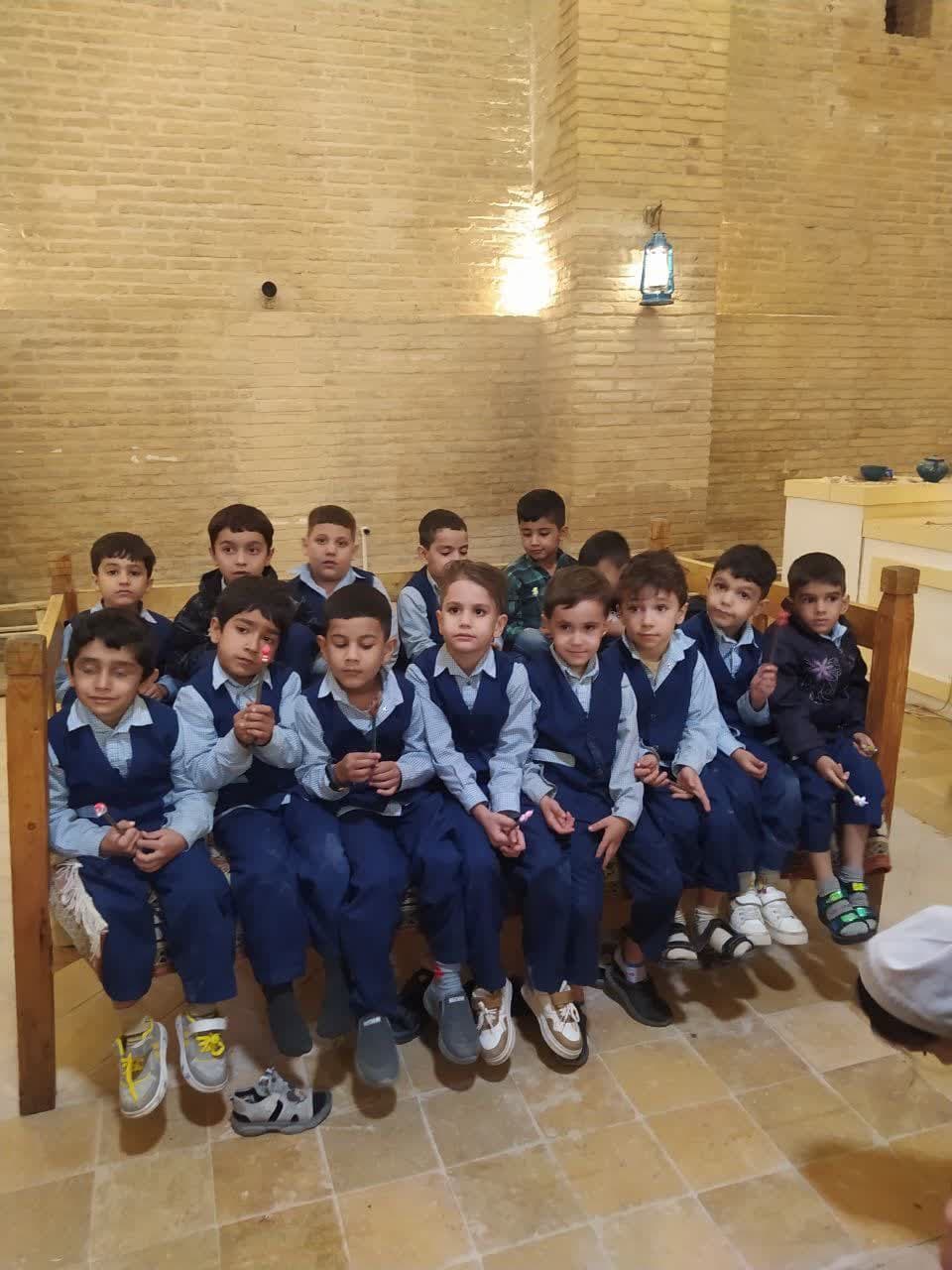 کودکستان نمونه قرآنی گلواژه های نور