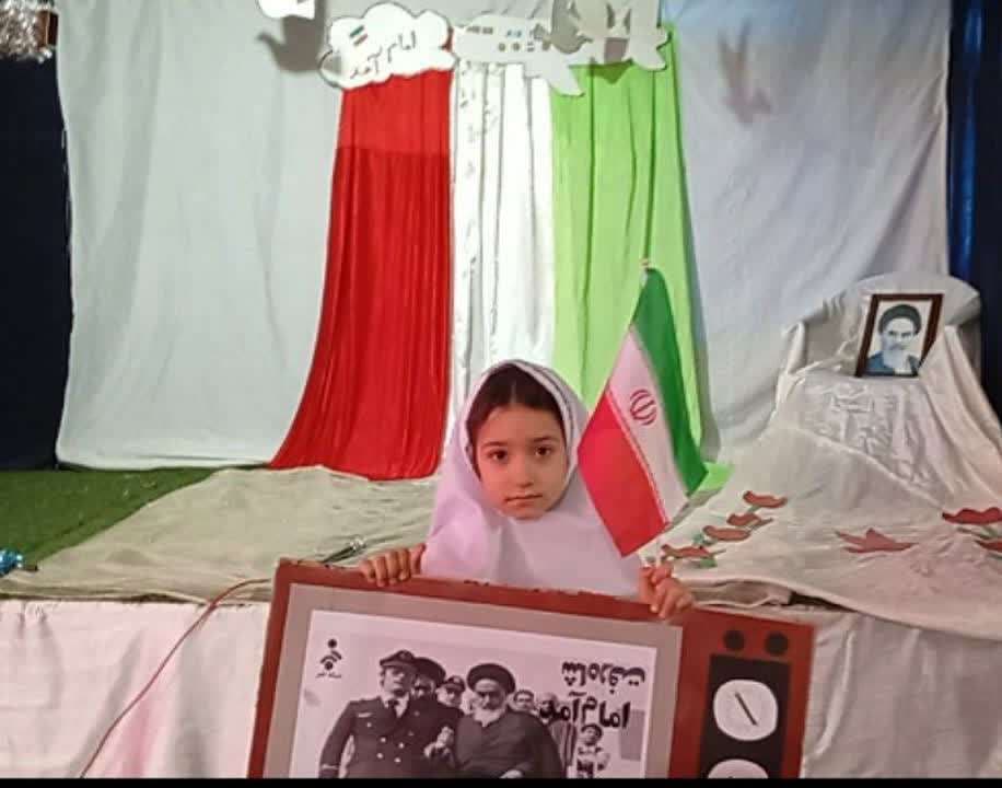 نمایشگاه دهه فجروزدن زنگ انقلاب وصبحانه وحدت انقلابی