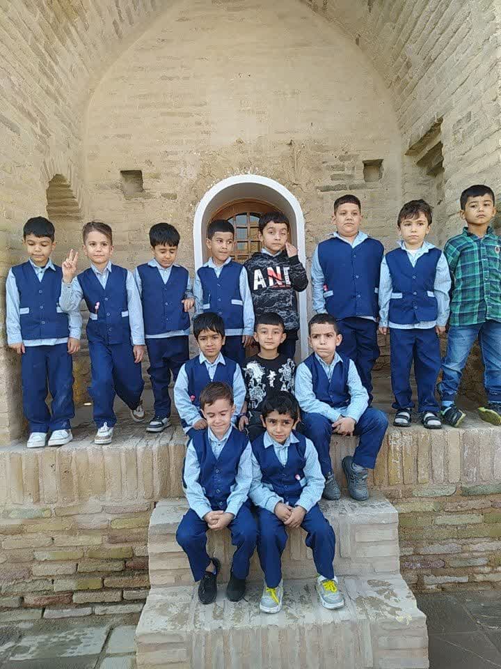 گردش و بازدید علمی نوآموزان از مجموعه گردشگری صفویه(آب انبار و کاروانسرا)
