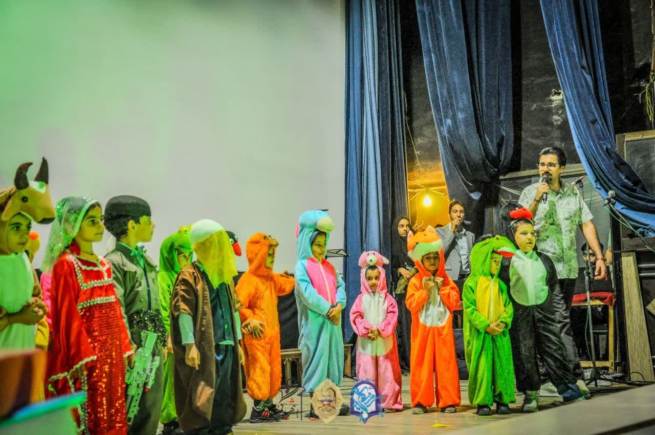 جشن پایان سال تحصیلی ۱۴۰۴_۱۴۰۳ در تالار فرهنگیان اصفهان